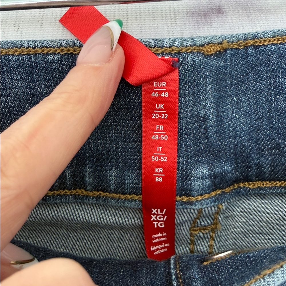 SPANX® Cropped Wide Leg Jeans in Stonewashed Blue Size XL - Picture 6 of 14